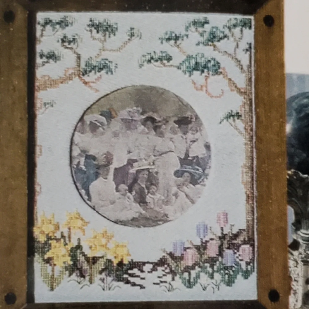 Womens Circle Counted Cross Stitch April 1990 Chick Pattern Windmill Daffodils